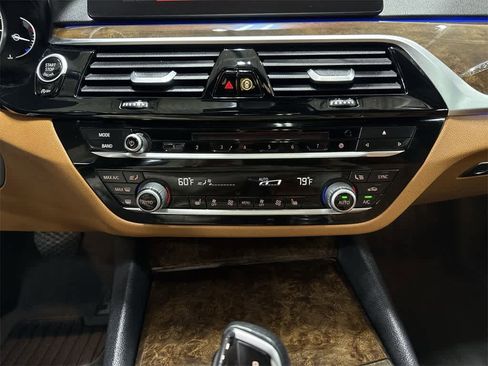 Used 2019 BMW 530i xDrive w/ Convenience Package image 22