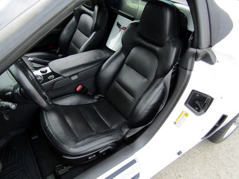 Used 2012 Chevrolet Corvette Grand Sport w/ 3LT Preferred Equipment Group RWD image 9
