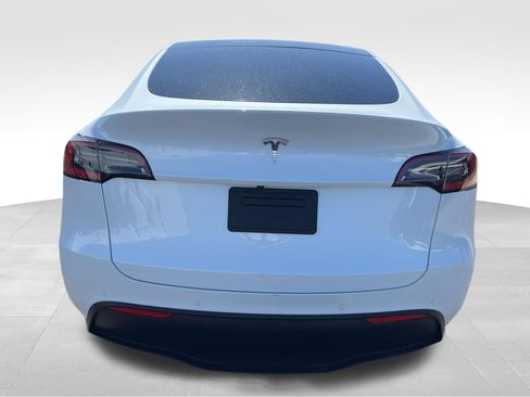 Used 2021 Tesla Model Y Long Range image 6
