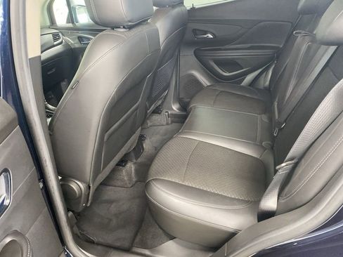 Used 2021 Buick Encore Preferred AWD/4WD image 19