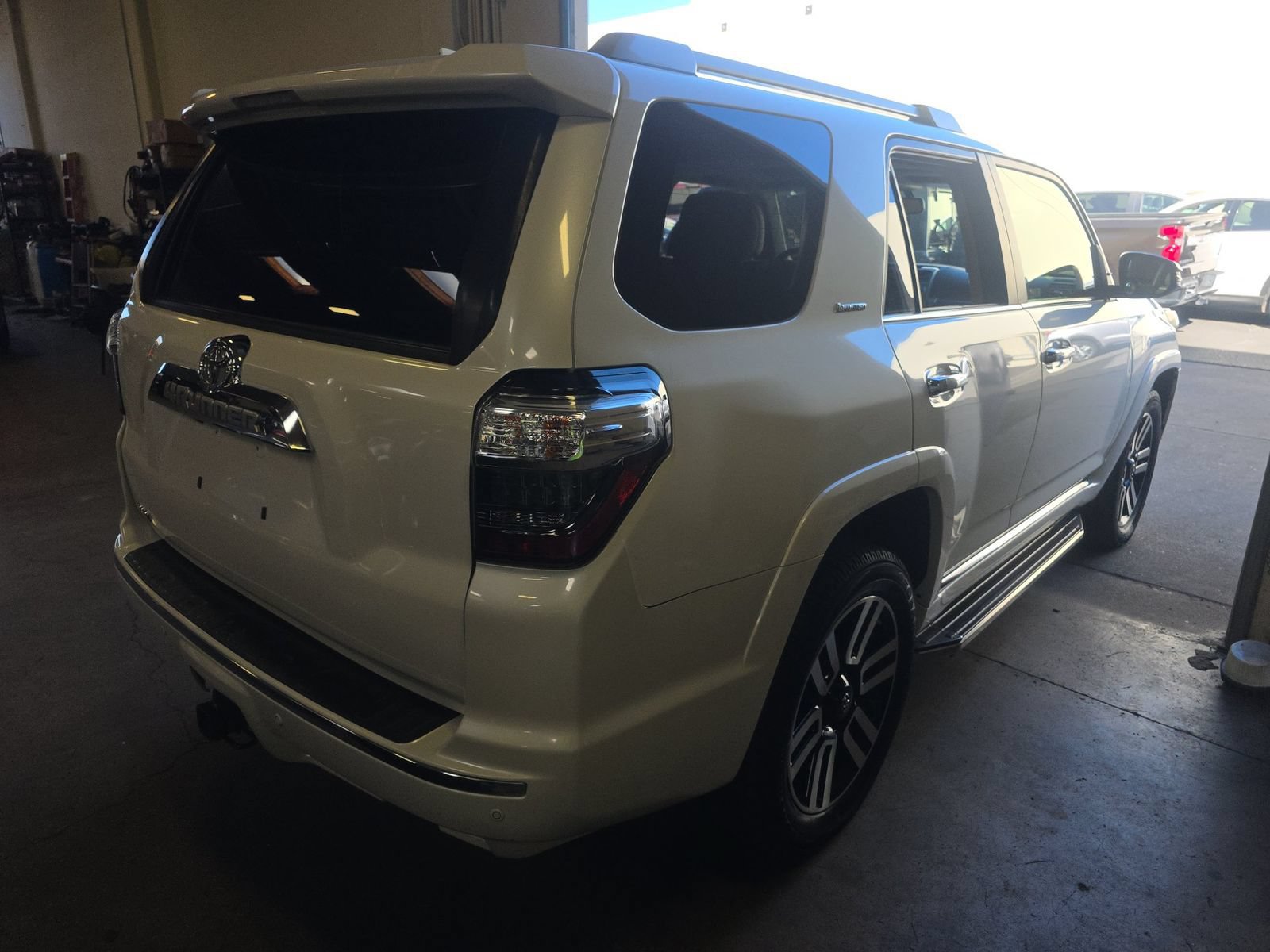 Used 2017 Toyota 4Runner Limited AWD/4WD image 3