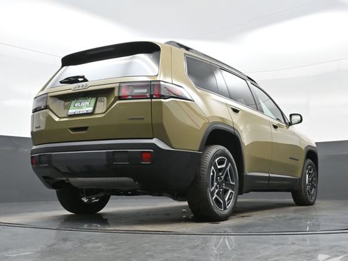 New 2026 Jeep Cherokee Laredo image 15