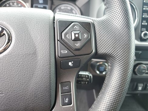 Used 2022 Toyota Tacoma TRD Sport image 19