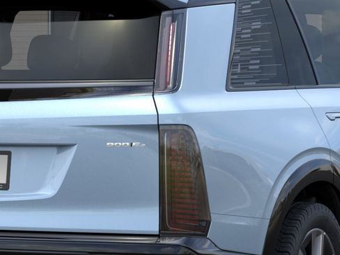 New 2026 Cadillac Vistiq Sport w/ LPO, Floor Liner Package AWD/4WD image 11