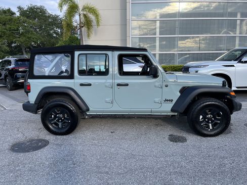 Used 2024 Jeep Wrangler Unlimited Sport AWD/4WD image 9