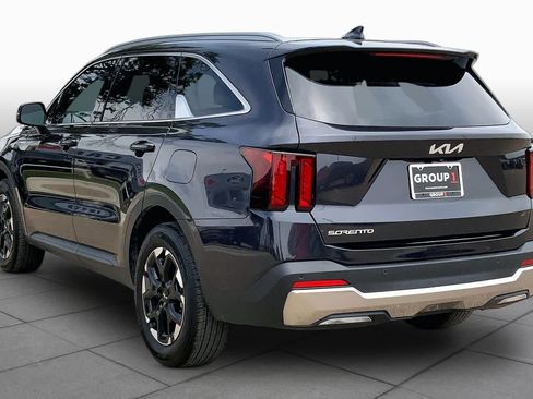 Certified 2025 Kia Sorento S w/ Panoramic Sunroof Package FWD image 12