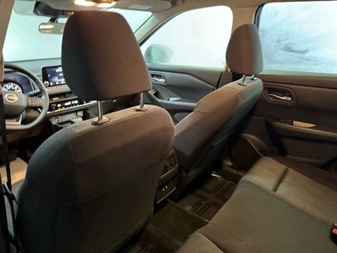 Certified 2025 Nissan Rogue SV image 26