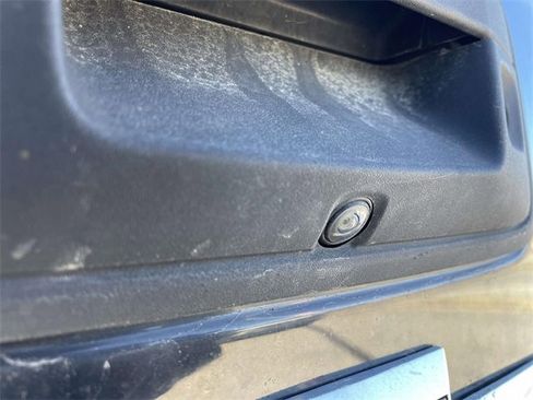 Used 2017 Chevrolet Colorado Z71 w/ Z71 Midnight Edition image 6