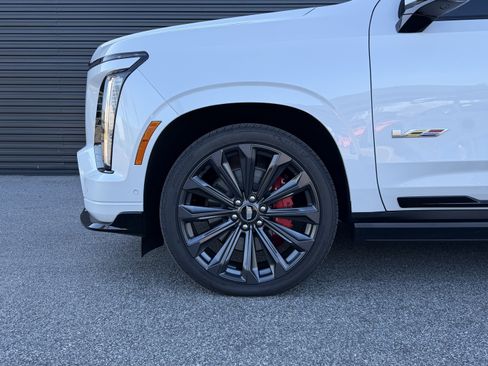 Used 2025 Cadillac Escalade V image 13