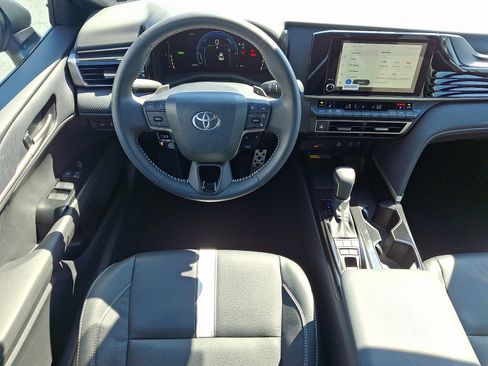 Used 2026 Toyota Camry SE w/ Convenience Package FWD image 11