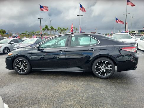 Used 2019 Toyota Camry SE image 7