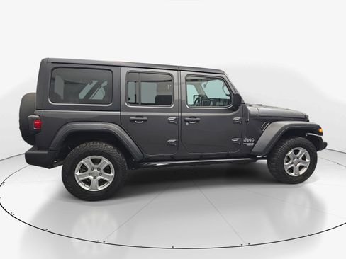Used 2018 Jeep Wrangler Unlimited Sport S AWD/4WD image 9