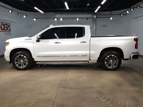 Used 2025 Chevrolet Silverado 1500 High Country w/ Technology Package AWD/4WD image 4