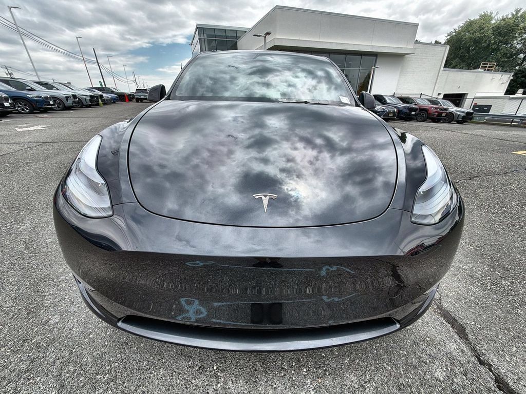 Used 2024 Tesla Model Y Long Range RWD image 14