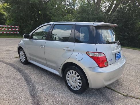 Used 2006 Scion xA FWD image 3
