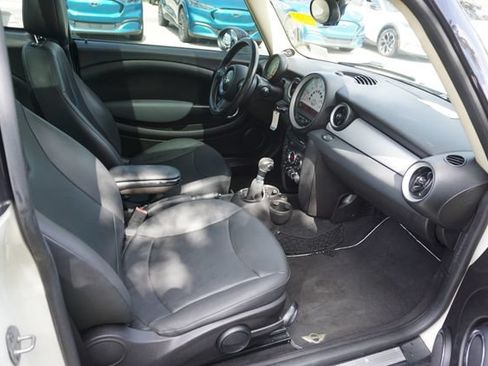 Used 2011 MINI Cooper Hardtop FWD image 3