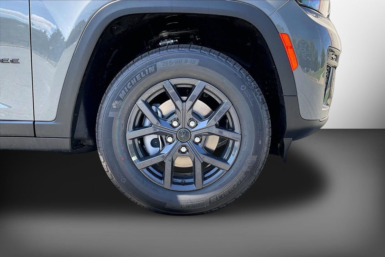 New 2027 Jeep Grand Cherokee Altitude AWD/4WD image 29