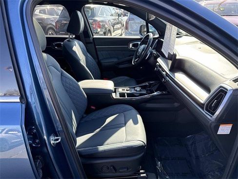 Used 2025 Kia Sorento SX Prestige image 9