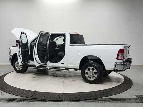 Used 2024 RAM 2500 Big Horn AWD/4WD image 13