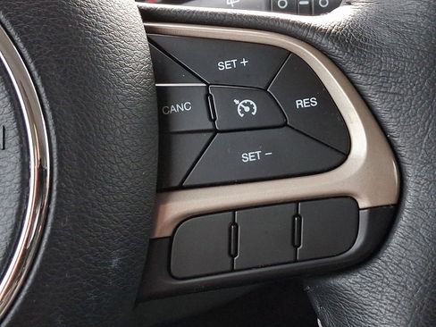 Certified 2016 Jeep Renegade Latitude image 22