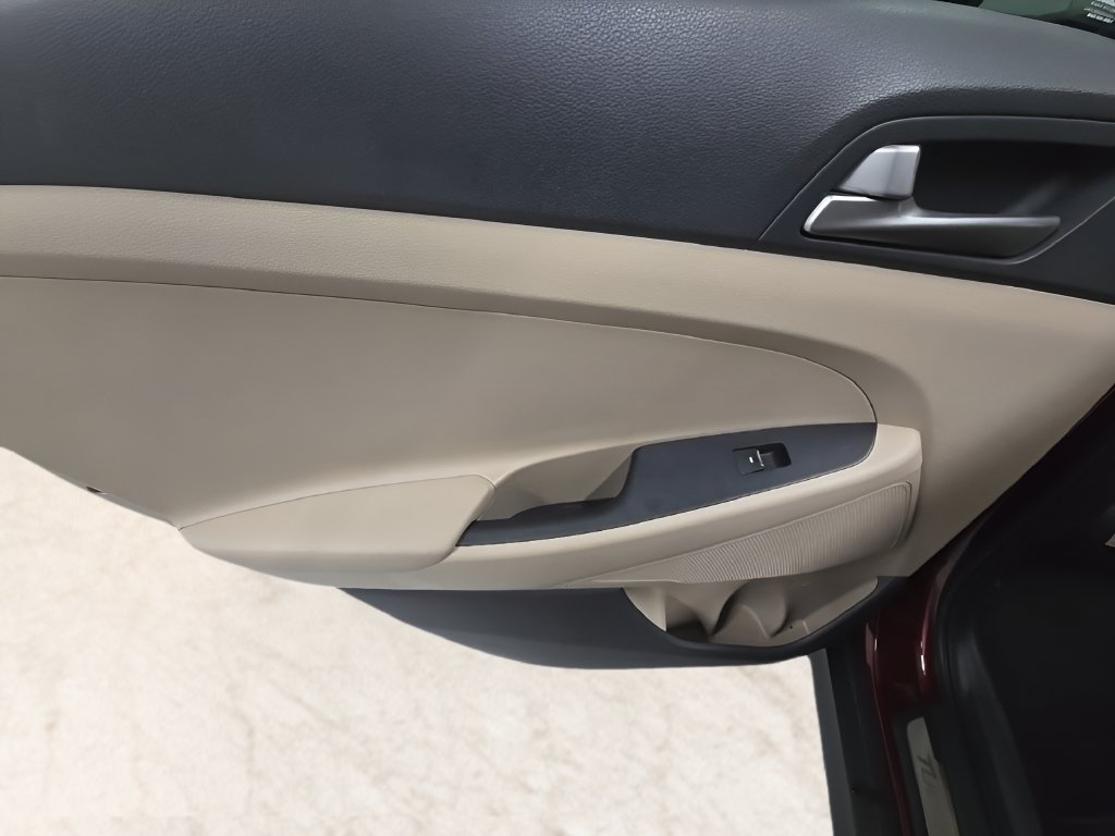Used 2016 Hyundai Tucson Limited FWD image 16