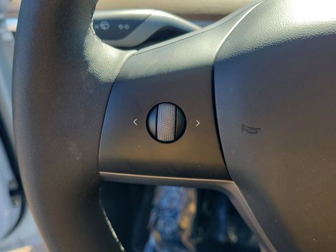 Used 2024 Tesla Model Y Long Range image 20