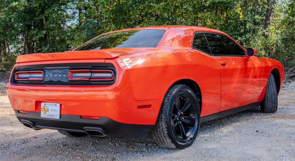 Used 2022 Dodge Challenger SXT RWD image 5