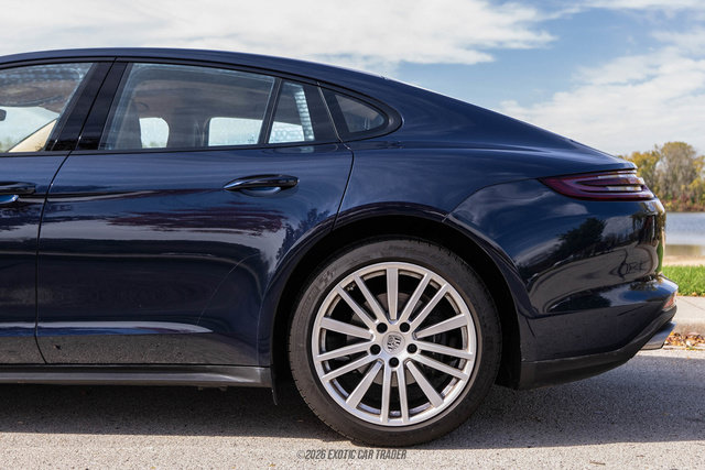Used 2017 Porsche Panamera 4 AWD/4WD image 4