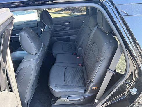 Certified 2022 Nissan Pathfinder SV w/ SV Black Package FWD image 14