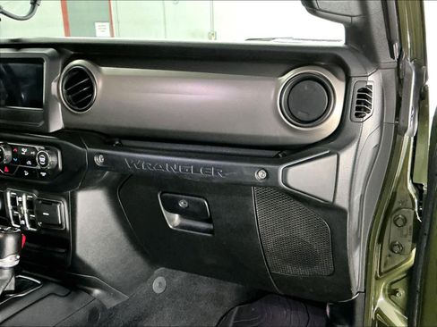 Used 2021 Jeep Wrangler Unlimited Sport image 18