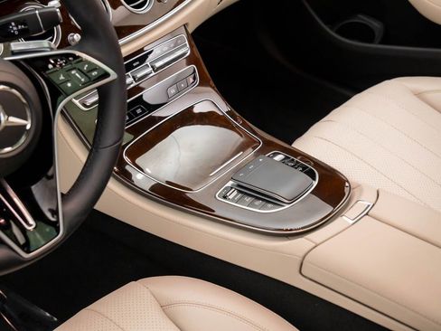 Used 2023 Mercedes-Benz E 350 4MATIC Sedan image 11