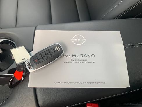 Used 2025 Nissan Murano SL AWD/4WD image 9