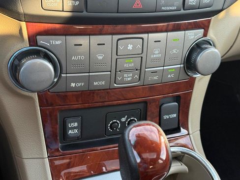 Used 2012 Toyota Highlander Limited w/ Tow Pkg AWD/4WD image 23