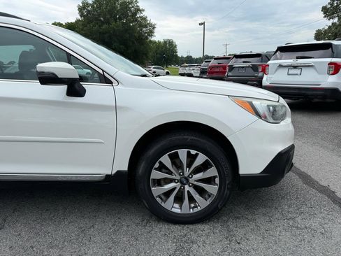 Used 2017 Subaru Outback 3.6R Touring w/ Popular Package #5A AWD/4WD image 41