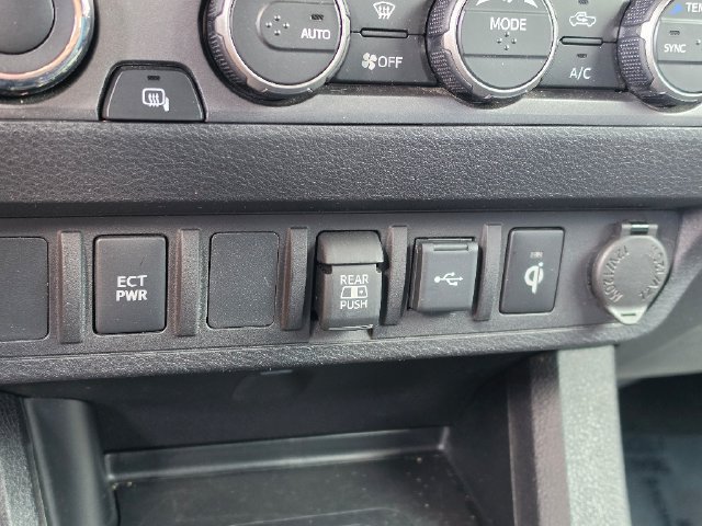 Used 2023 Toyota Tacoma TRD Sport AWD/4WD image 25