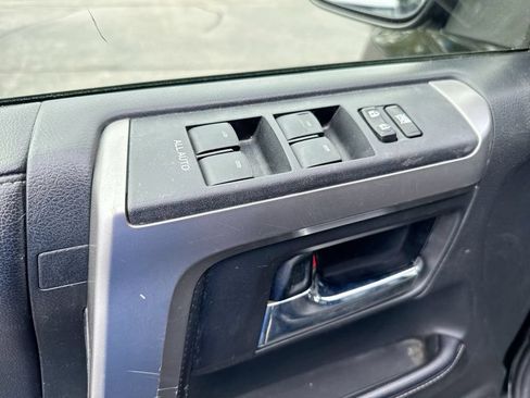 Used 2017 Toyota 4Runner SR5 AWD/4WD image 21