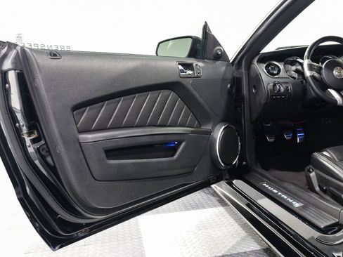 Used 2010 Ford Mustang GT image 16