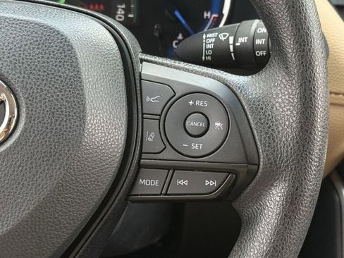 Used 2023 Toyota RAV4 XLE image 16