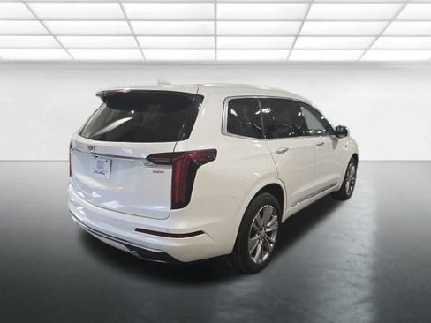 Used 2023 Cadillac XT6 Premium Luxury image 4