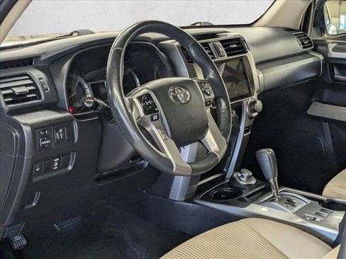 Used 2016 Toyota 4Runner SR5 image 10
