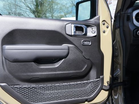 Used 2020 Jeep Gladiator Sport image 21