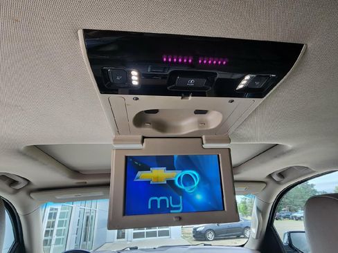 Used 2015 Chevrolet Suburban LTZ AWD/4WD image 21