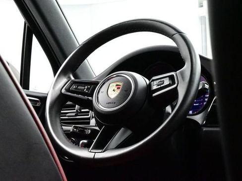 Certified 2024 Porsche Macan AWD/4WD image 21