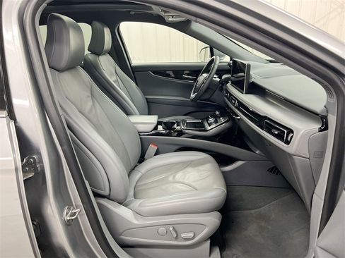 Used 2021 Lincoln Nautilus Reserve image 23