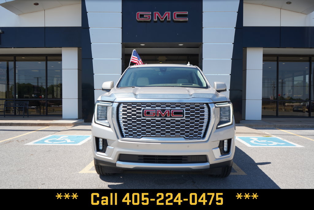 Used 2021 GMC Yukon Denali w/ Denali Premium Package AWD/4WD image 3