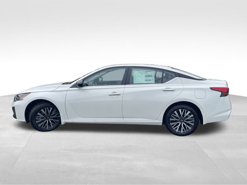 New 2025 Nissan Altima 2.5 SV image 5