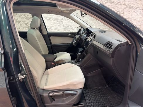 Used 2019 Volkswagen Tiguan SE FWD image 11