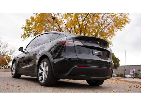 Used 2023 Tesla Model Y Long Range image 5