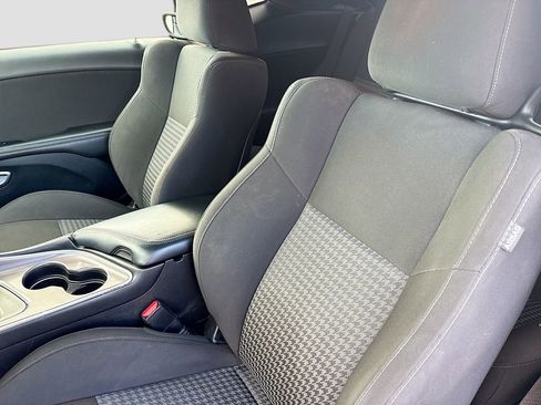 Used 2022 Dodge Challenger GT image 19