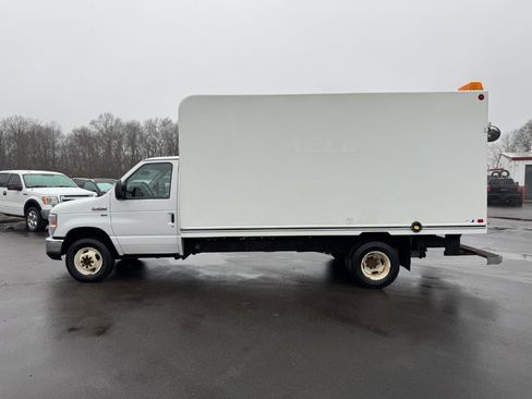 Used 2018 Ford E-450 and Econoline 450 Super Duty w/ Exterior Upgrade Package image 2